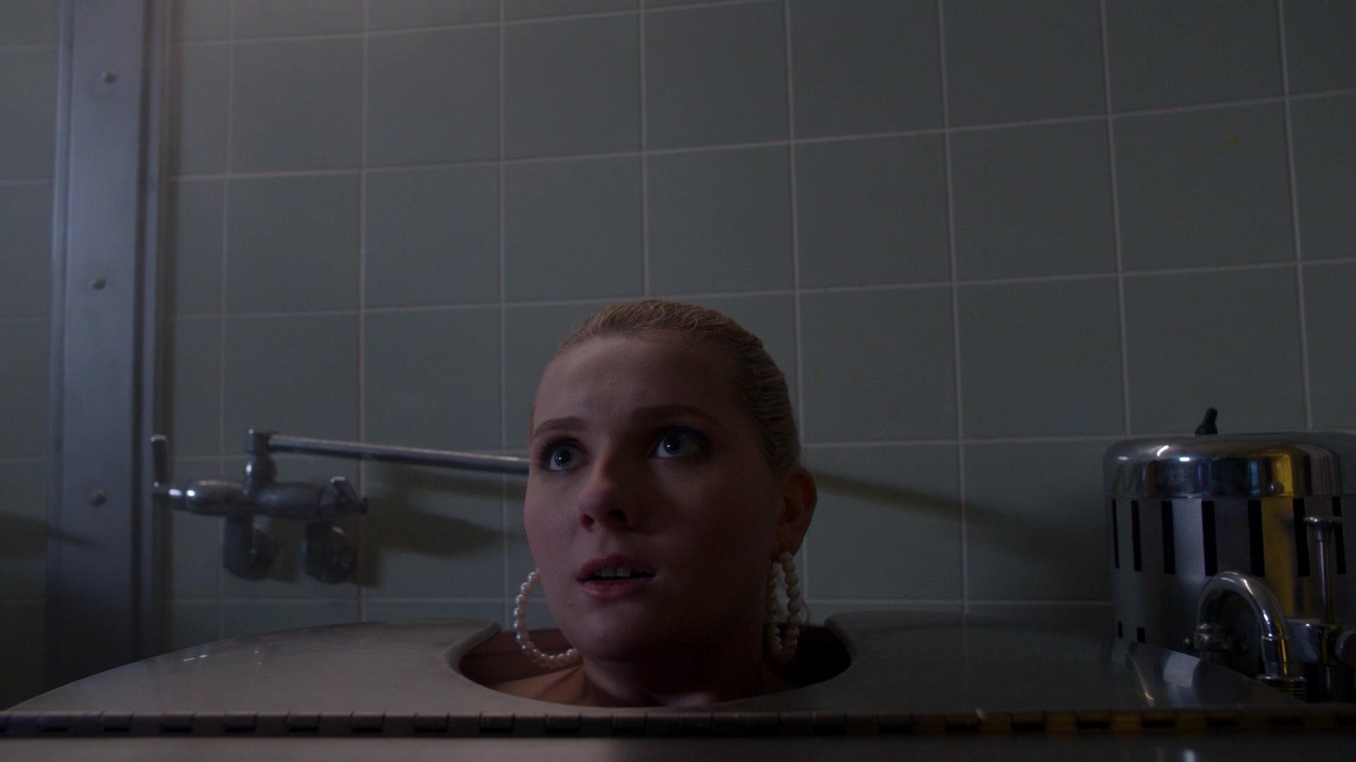 Scream_Queens_2016_S02E01_1080p_5892.jpg
