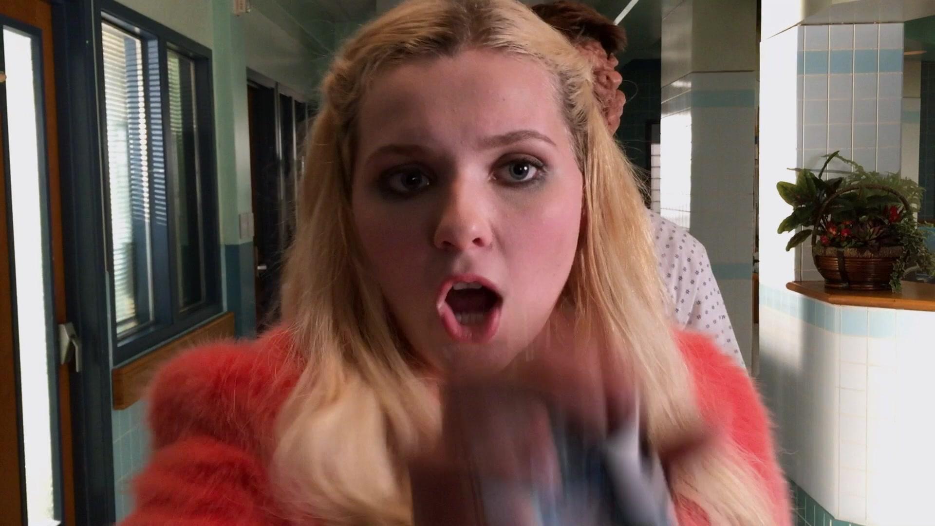 Scream_Queens_2016_S02E02_1080p_1972.jpg