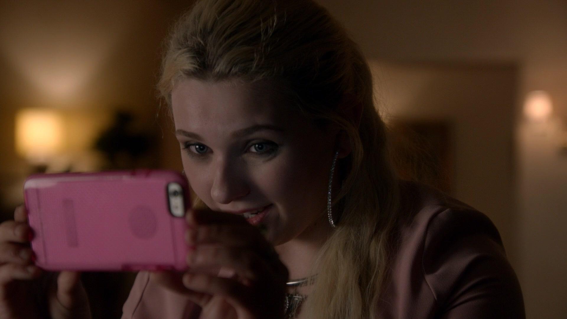 Scream_Queens_2016_S02E02_1080p_5859.jpg