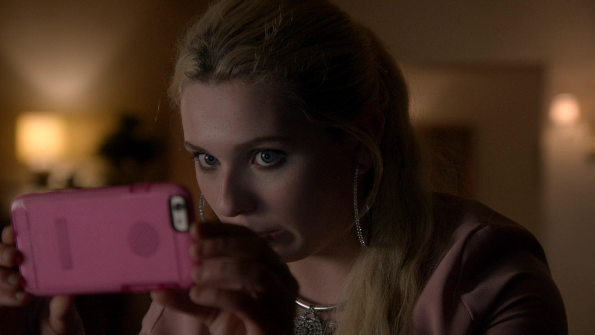Scream_Queens_2016_S02E02_1080p_5867.jpg