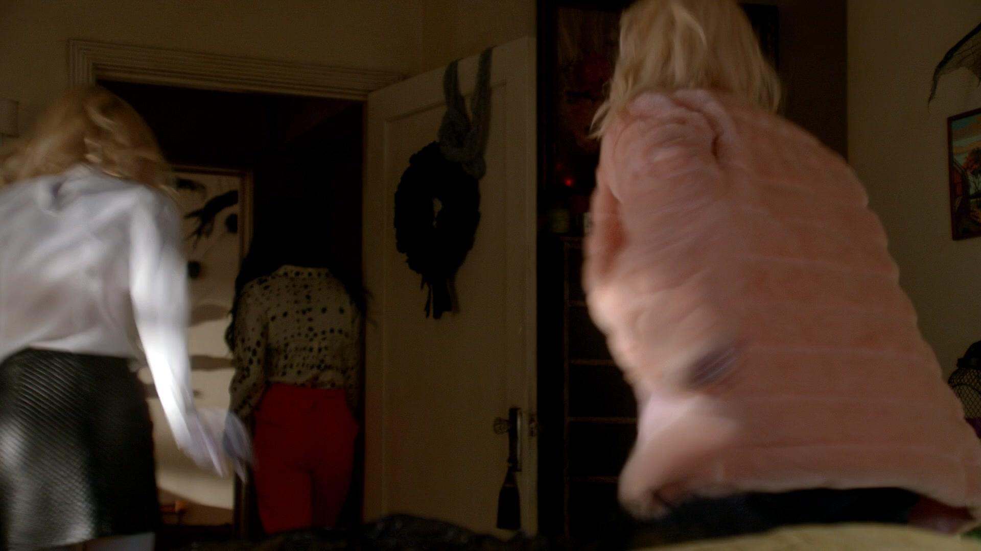 Scream_Queens_2015_S02E04_1080p_4111.jpg