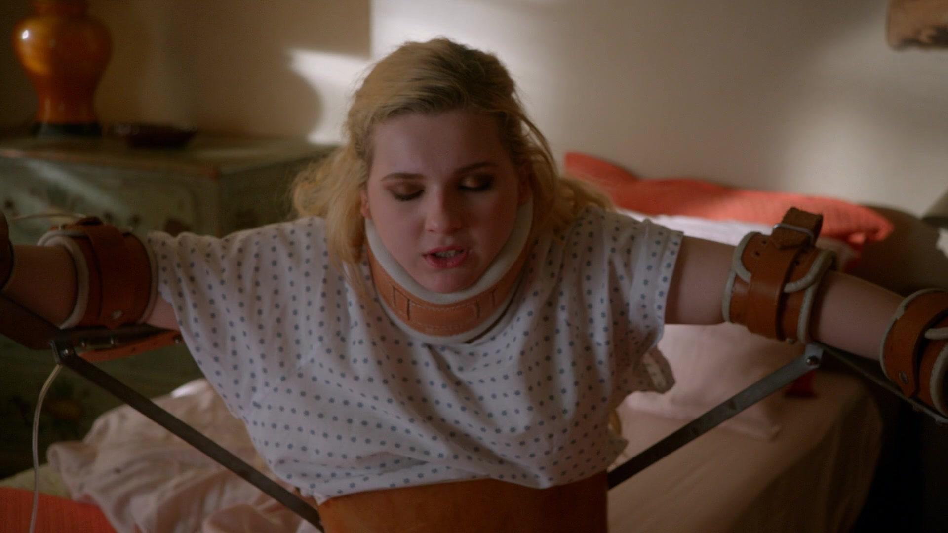 Scream_Queens_2016_S02E05_1080p_2178.jpg