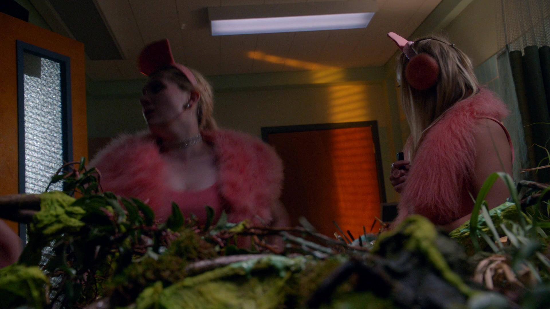 Scream_Queens_2016_S02E09_1080p_0229.jpg